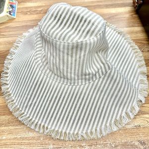 NWT Hat Attack Canvas Packable Hat One Size New Beige and Brown Taupe Stripe👒🌴